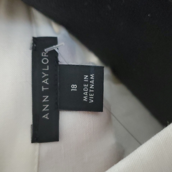 Ann Taylor Linen/Cotton Short Jumper - Picture 7 of 8